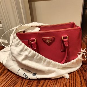 Small Prada Galleria Saffiano leather bag